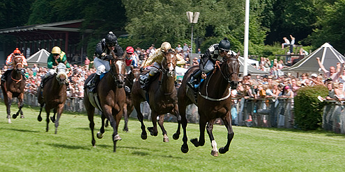 Finish at Klampenborg Racetrack.