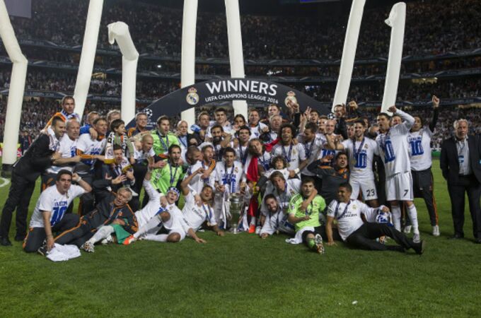 Los jugadores del Real Madrid celebran la Décima