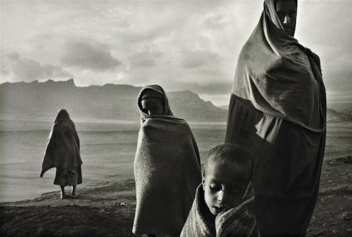 Sebastian Salgado, Ethiopian Refugees (1984)