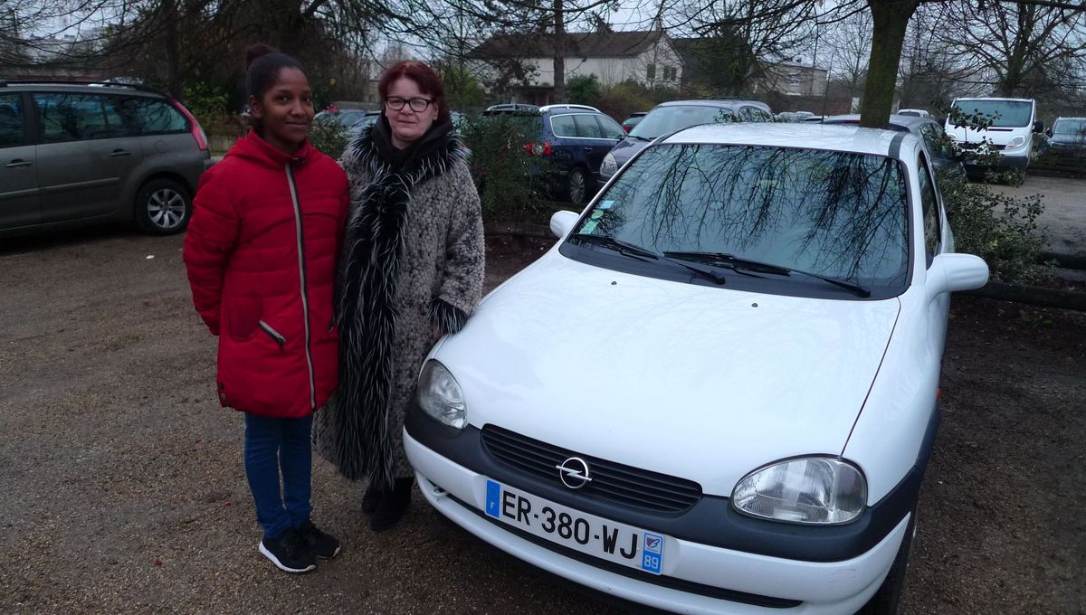 Jessica, 26 ans a pu acheter sa première voiture grâce au micro-crédit