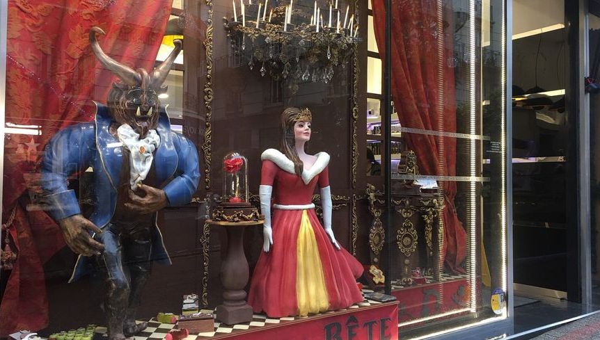 La vitrine du magasin Borzeix-Besse à Limoges, créée pour marquer les 110 ans du chocolatier corrézien