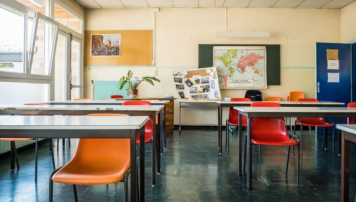 Deux membres de l'équipe éducative témoignent, la direction des Apprentis d'Auteuil leur répond hors micro.