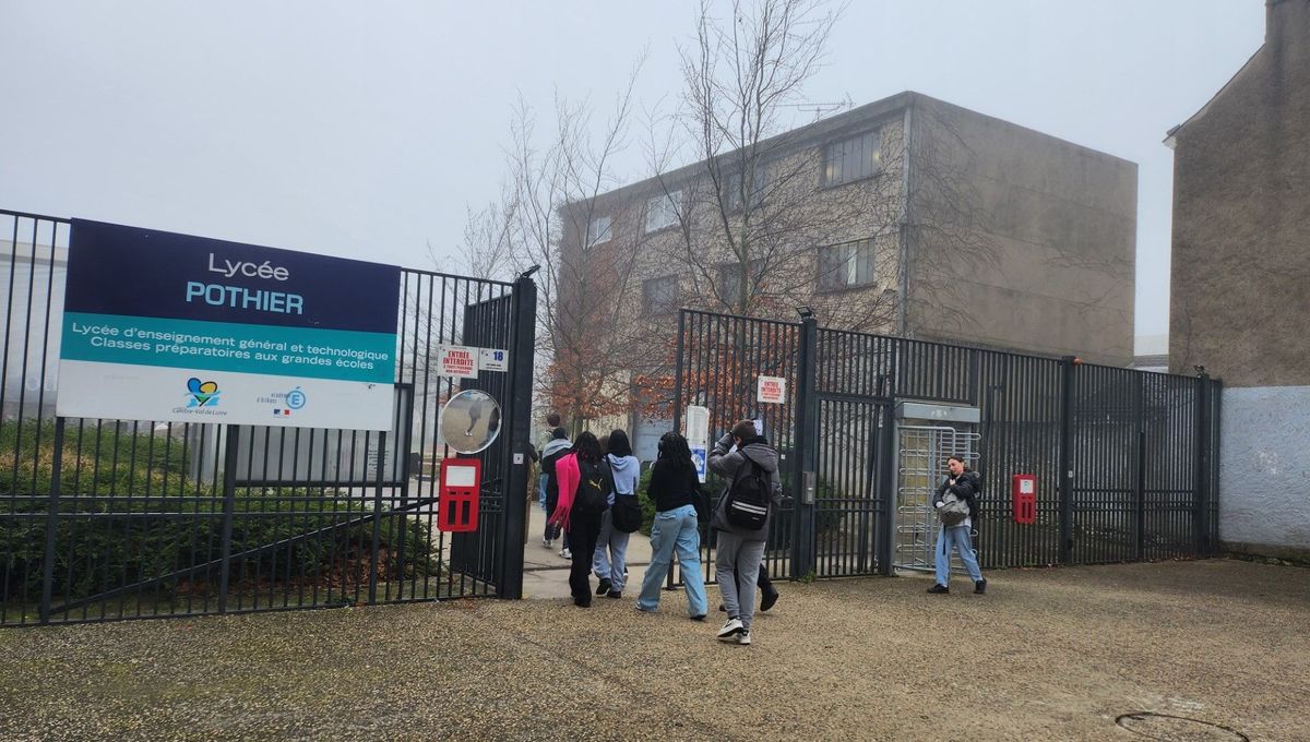 L'entrée du lycée Pothier rue Emile Zola à Orléans