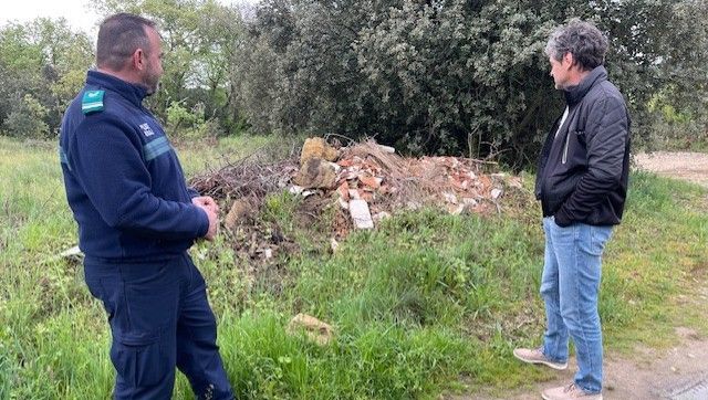 La mairie de Tresques (Gard) met le holà sur les décharges sauvages.