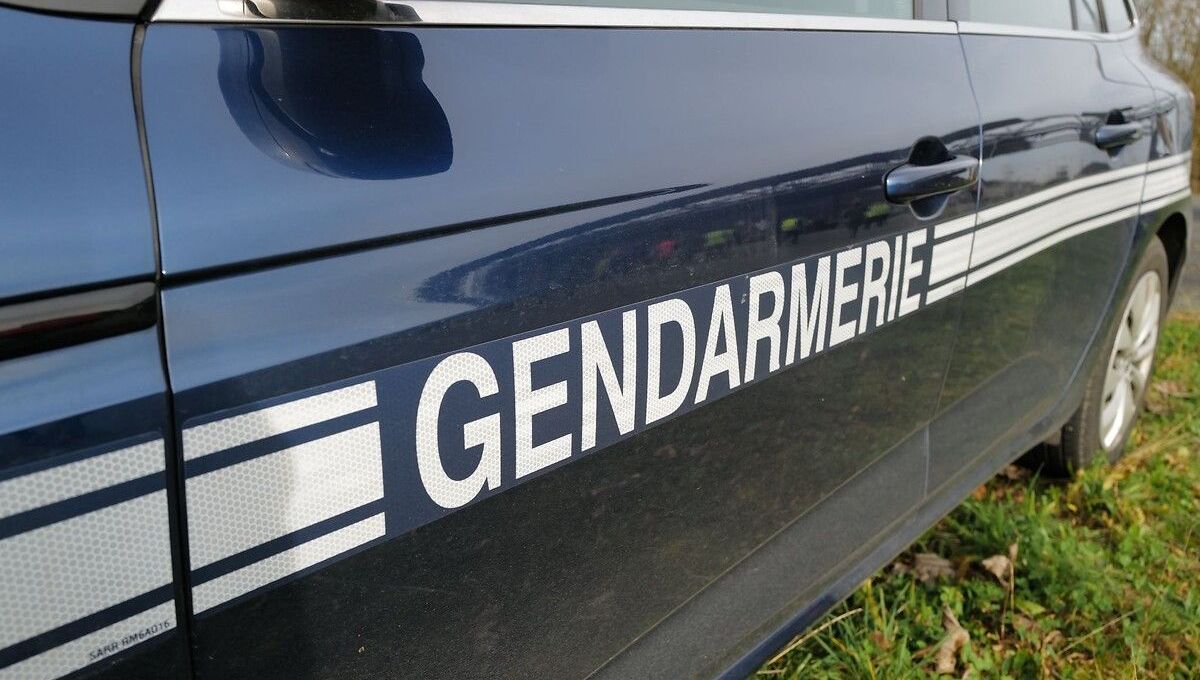 Voiture de gendarmerie 