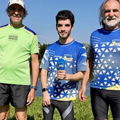 Erwan Audiguet-Renault (au centre) a décroché ce samedi 8 juin à Angers le record du monde du 10 kilomètres handisport dans sa catégorie d'hémiplégie.