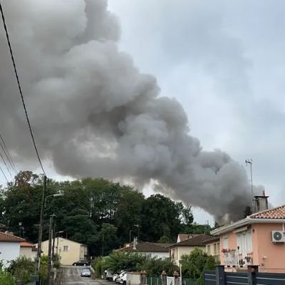 Une épaisse fumée s'était dégagée de l'usine Aubert & Duval