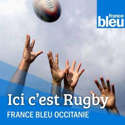 rugbymen tentant d'attraper le ballon