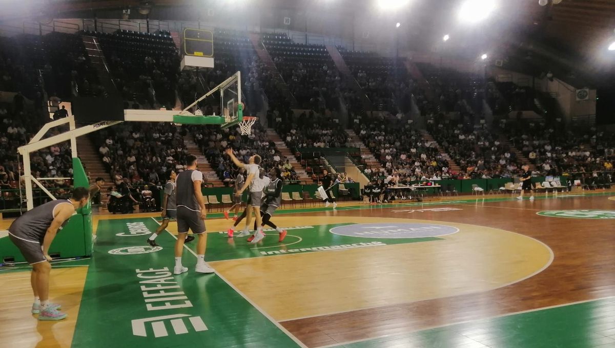 Les supporters du Limoges CSP ont pu assister ce jeudi au premier entrainement public du Limoges CSP version 2024-2025.