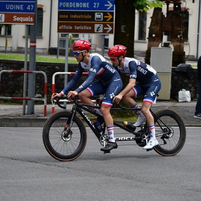 Elie de Carvalho est à l'arrière du tandem, son pilote Mickael Guichard est à l'avant