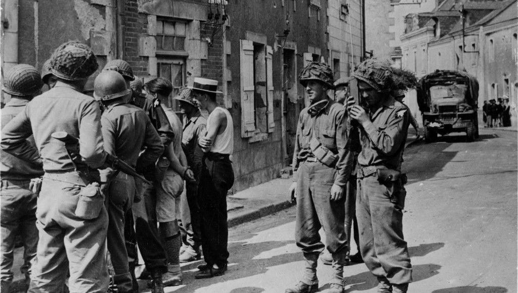 L'armée américaine après leur entrée dans Coudray (Mayenne)