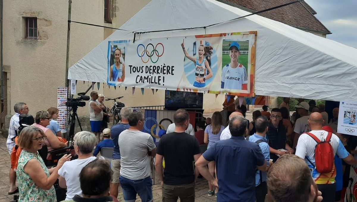 Du monde à Arnay-le-Duc pour soutenir Camille Moutard aux JO.