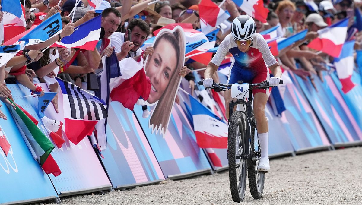 La Française compte 15 titres de championne du monde dans toutes les disciplines du vélo.