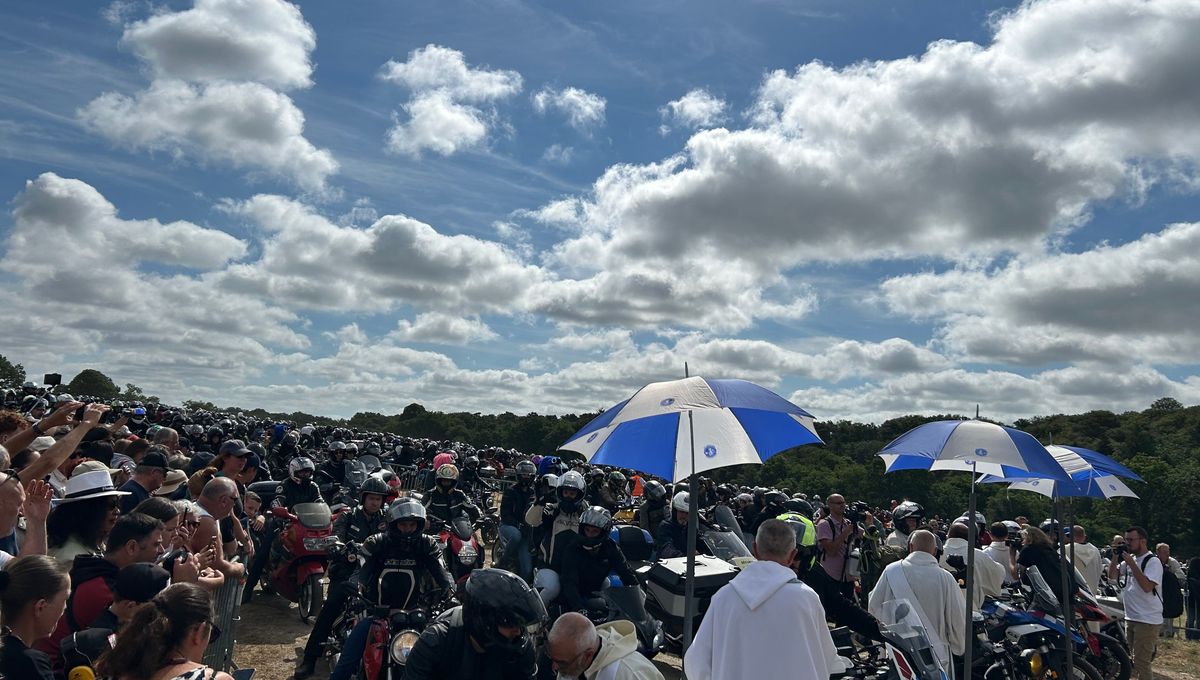 Plus de 10 000 motos à l'occasion de la Madone des motards à Porcaro dans le Morbihan