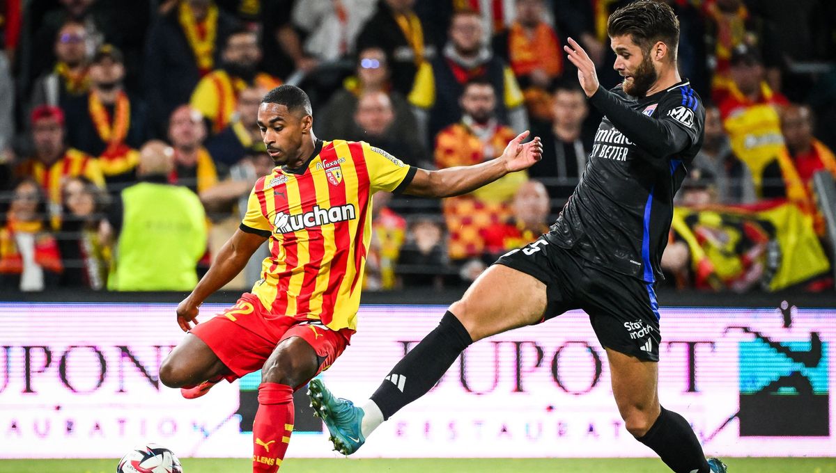 Wesley Saïd et le Racing ont pêché dans le dernier geste face à des défenseurs lyonnais solides (ici Duje Caleta-Car).