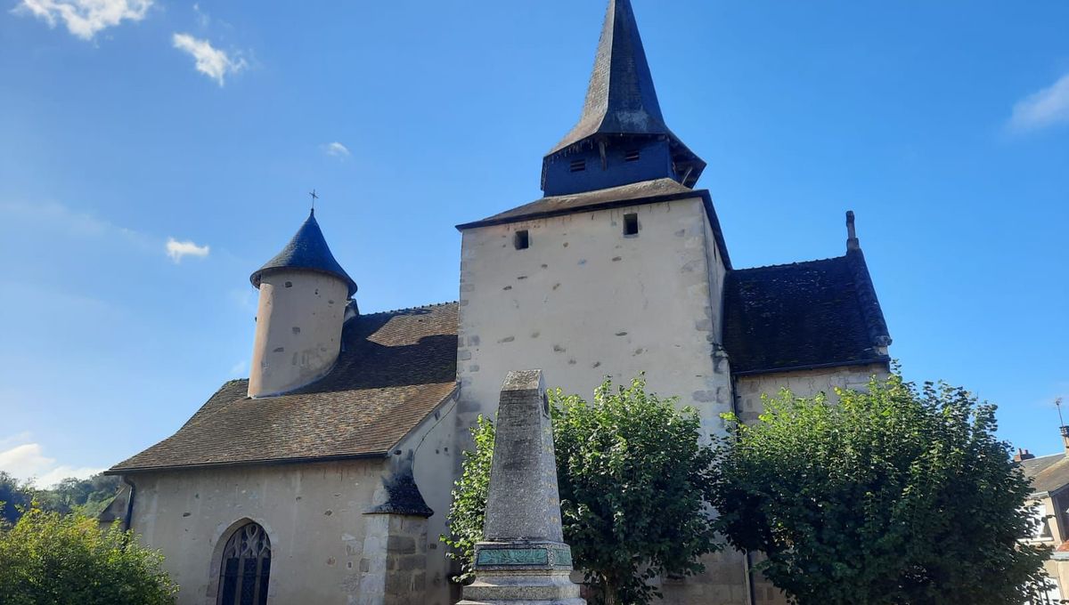 L'église de la Celle-Dunoise en Creuse date du 12e siècle.