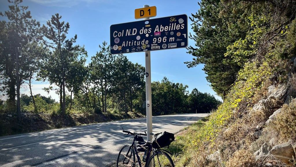 Panneau du Col Notre-Dame des Abeilles sur le site www.climbfinder.com/fr