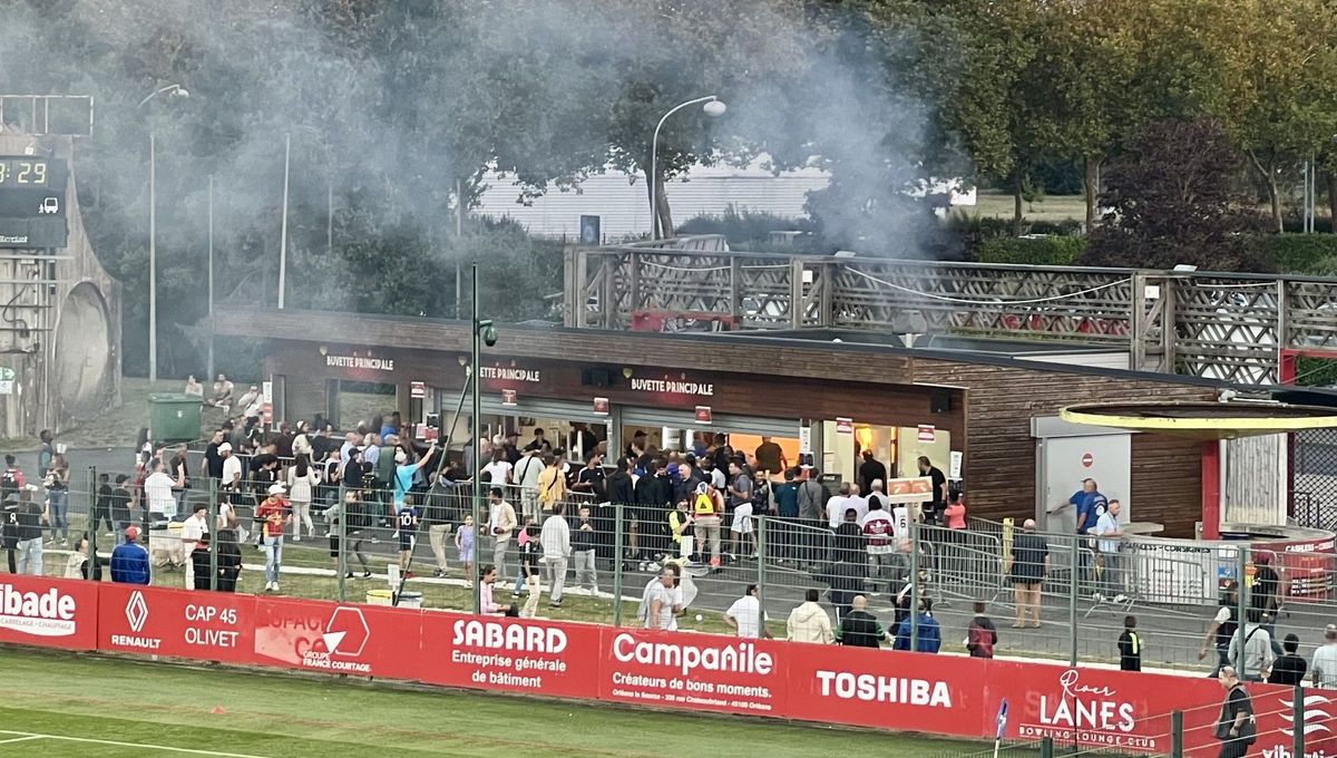 Le début d'incendie lors du match USO-Valenciennes le 23 août dernier