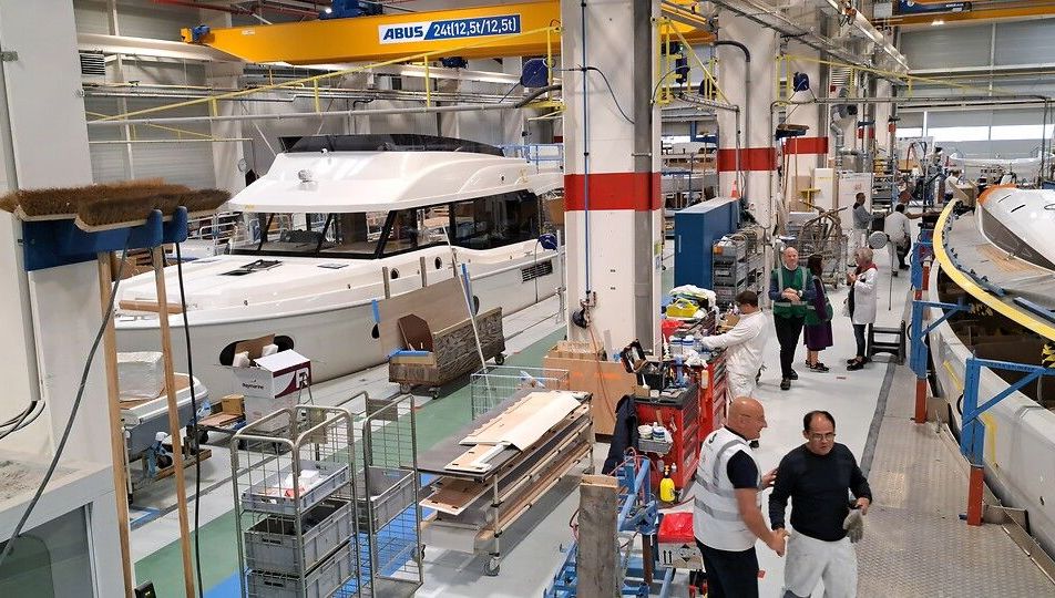 Usine de bateaux Beneteau à Saint-Gilles-Croix-de-Vie