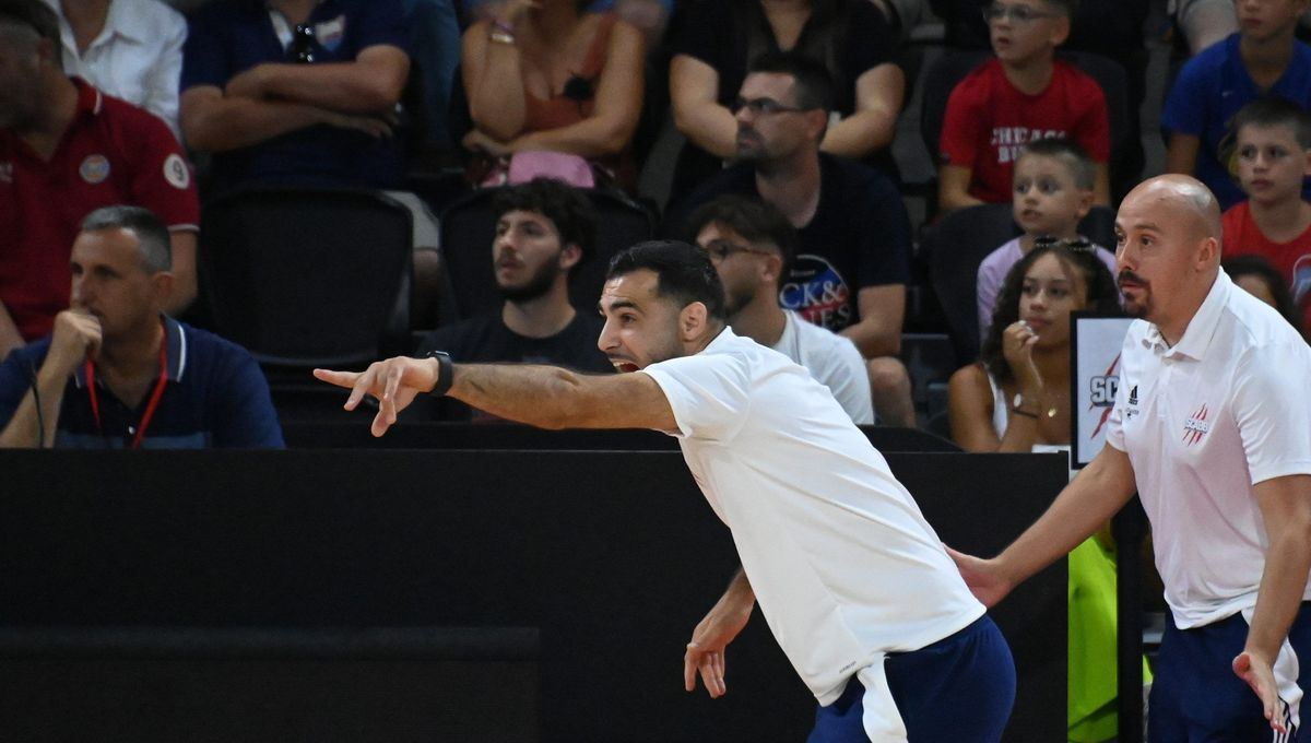 Maxime Nelaton, coach de l'équipe de Pro B du SCABB.