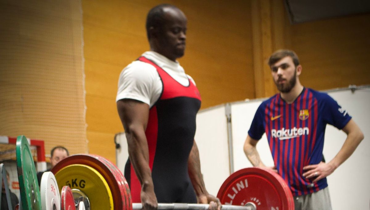 Le quadragénaire intervient en salle de sport pour l'haltérophilie