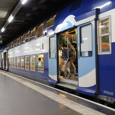 Un train du RER D stationne en gare (illustration)