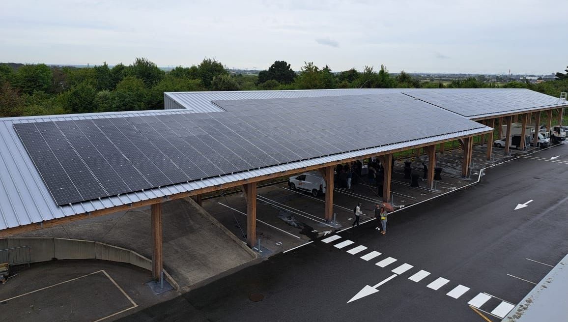 339 modules photovoltaïques, l'équivalent de la consommation électrique annuelle de 23 foyers sur la plateforme logistique de Coulvé