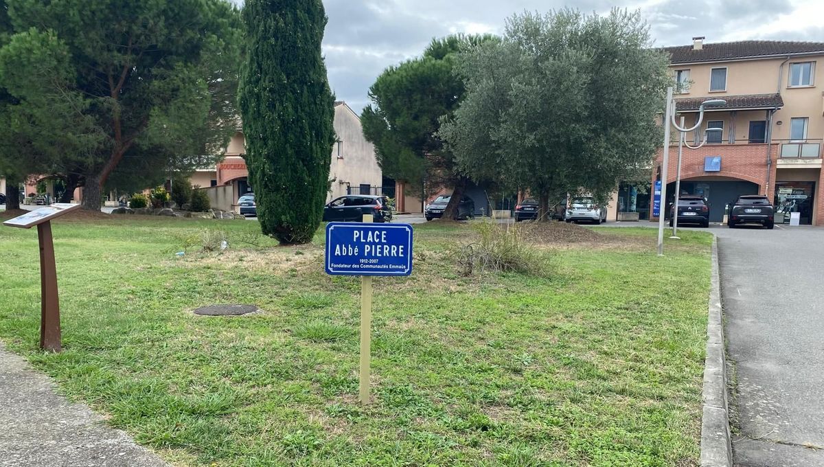 La Place de l'Abbé Pierre à Pinsaguel, au sud de Toulouse, pourrait bientôt être débaptisée