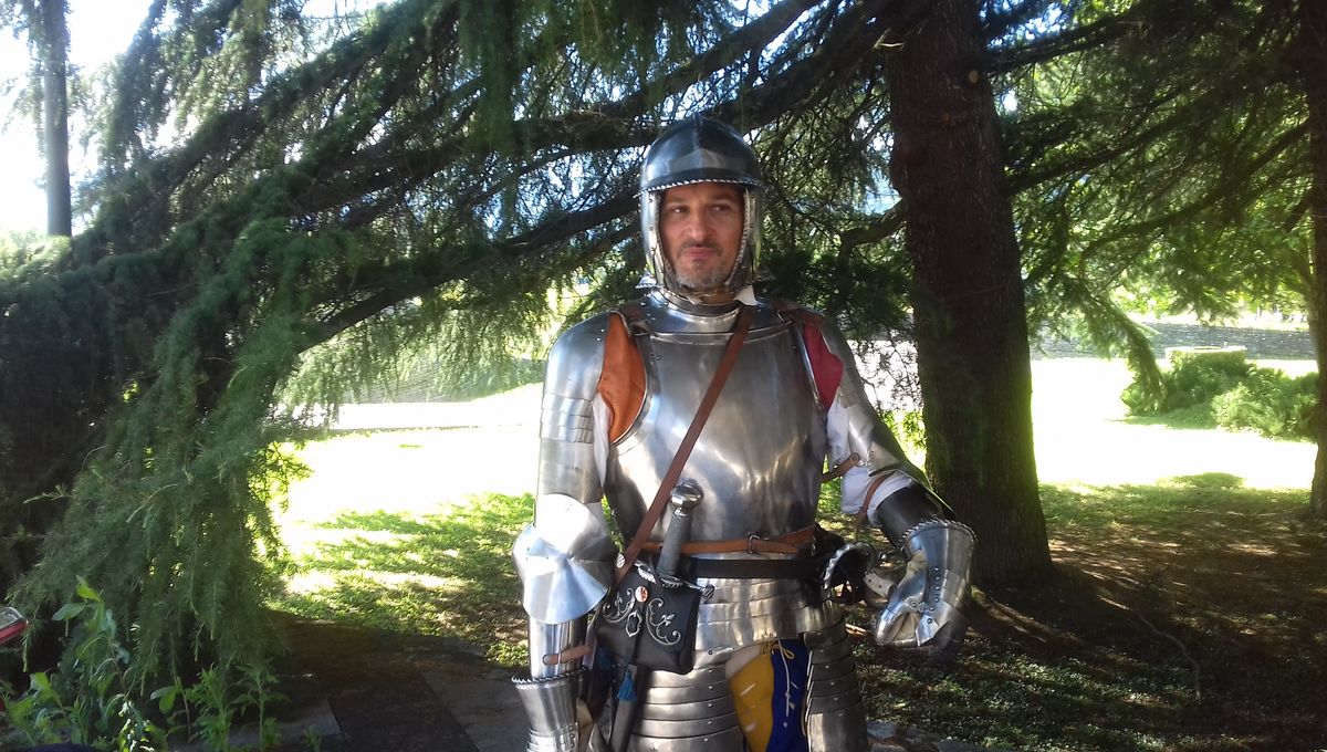 Stéphane Gal, historien porteur du projet, dans l'amure avec laquelle il compte franchir le col de Mary.