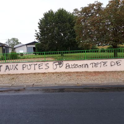 Puy-de-Dôme : le mur de la maison du maire tagué le week-end dernier à Saint-André-le-Coq