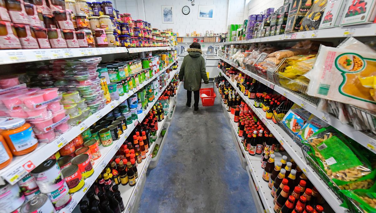 Partout en France, les clients ont redécouvert leur épicerie de quartier, qui permettent des courses plus proches et moins de monde dans les rayons