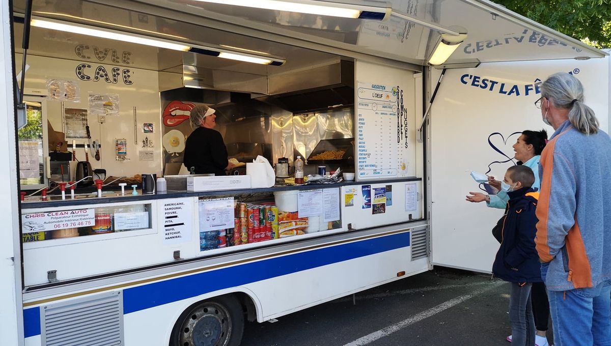 A Abbeville, le camion de friterie Vanpeene a retrouvé ses habitués depuis le début du déconfinement