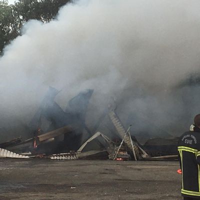 Quarante-cinq pompiers de cinq casernes ont été mobilisés.