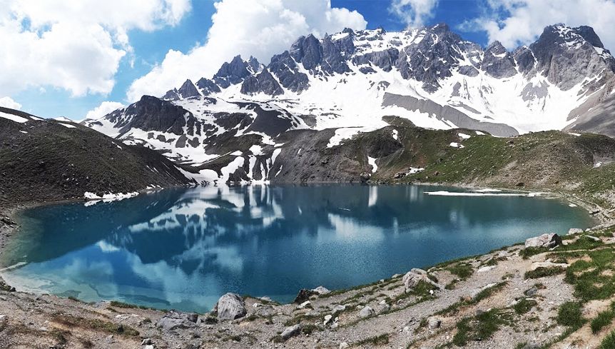 Lac Sainte-Anne à Ceillac dans le Queyras (Hautes-Alpes)