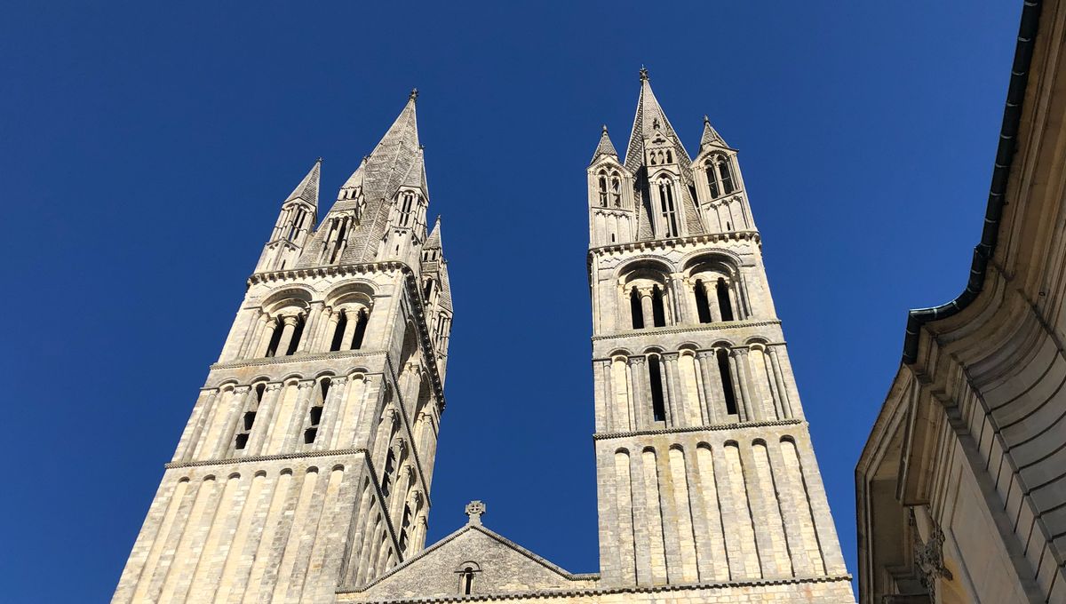 Les deux flèches de l'église Saint-Étienne vont être examinée à l'aide d'une grue de 90 mètres