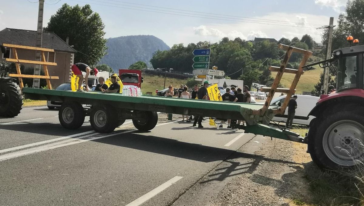 Le blocage de la RN 88 mené par le syndicat Coordination rurale ce lundi 10 août