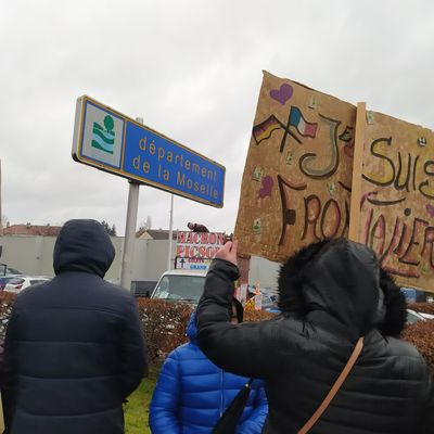 200 personnes avaient bravé le mauvais temps pour manifester leur colère 