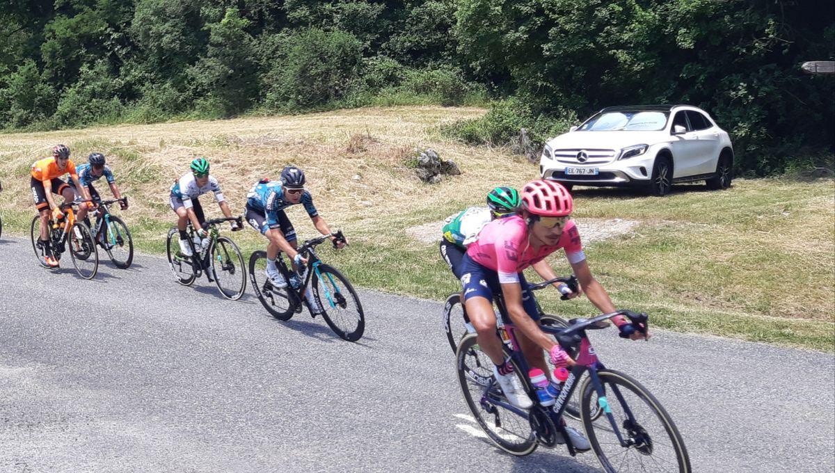 Le peloton de la Route d'Occitanie 2021, dans la traversée du Comminges, samedi 12 juin.