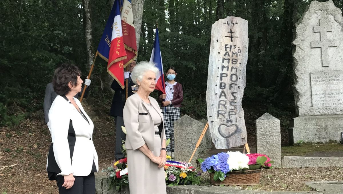 Dominique Lequilerier-Mallet (au centre) rend hommage à son oncle, résistant fusillé en 1944.