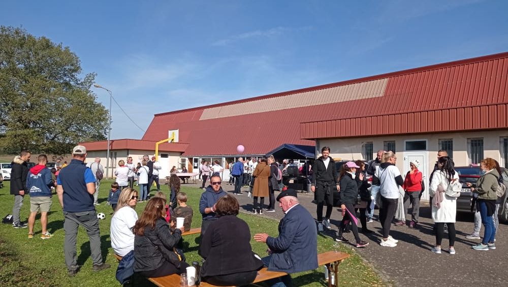 Prés de 400 personnes étaient présentes à l'événement pour rendre hommage à Sandrine Sirk