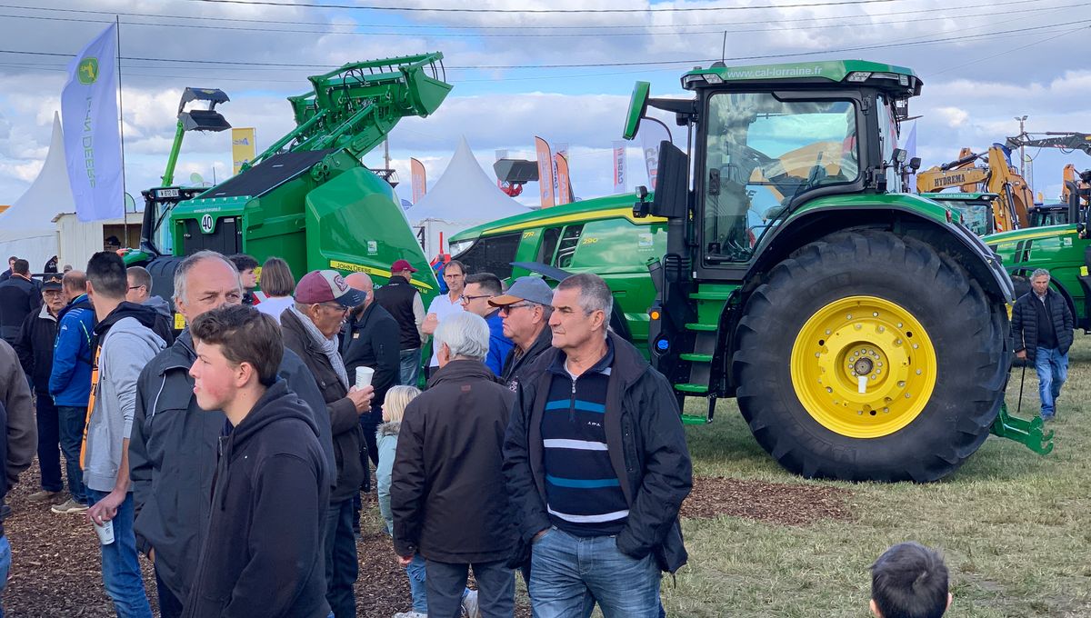 Des centaines de tracteurs et machines agricoles exposés à la foire agricole de Poussay le 23 octobre 2021