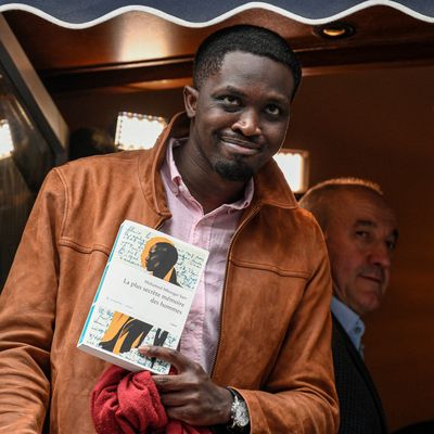 Le roman "La plus secrète mémoire des hommes" de Mohamed Mbougar Sarr, Prix Goncourt 2021, est imprimé dans l'Orne