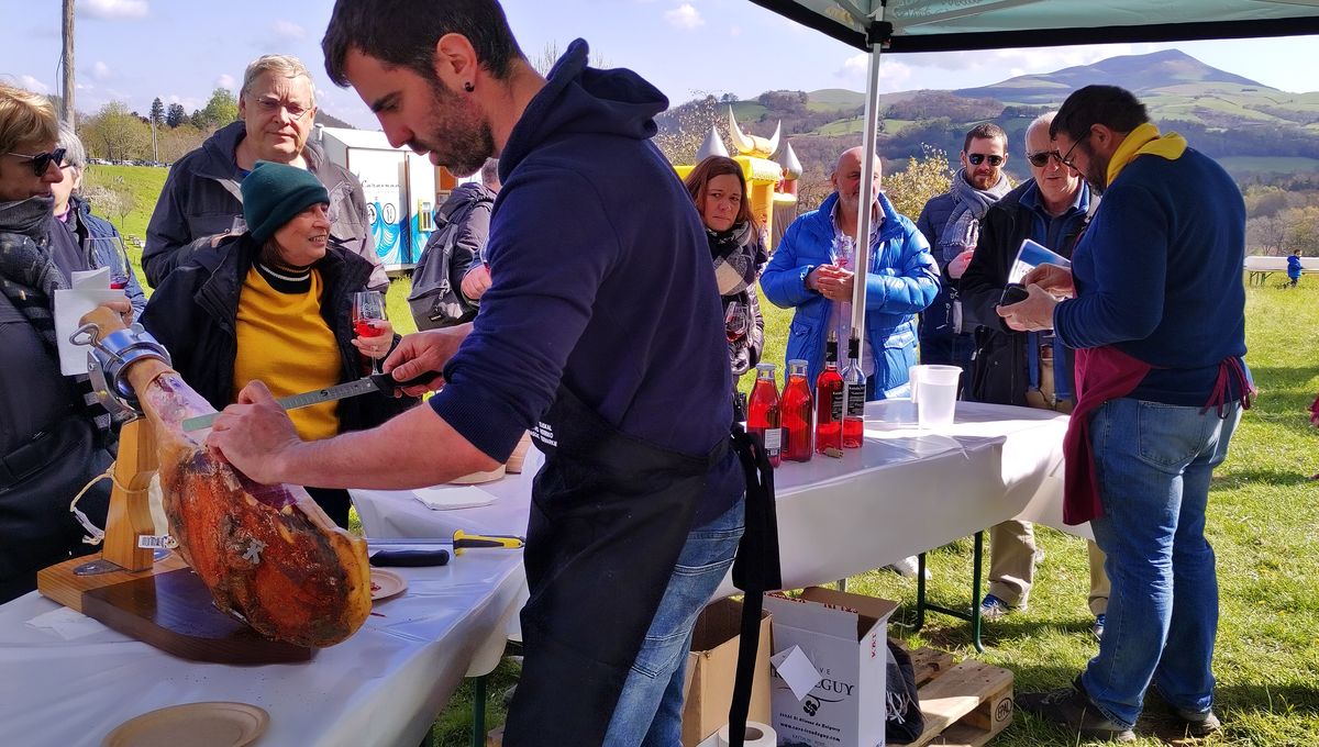 Les participants ont pu notamment déguster du jambon Kintoa et du vin d’Irouleguy.