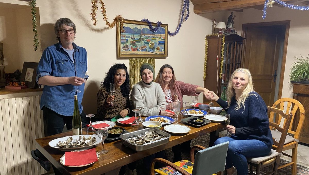 À Saint-Georges-Montcocq, le Noël était international, deux ukrainiennes, leurs enfants et une équatorienne sont venus passer le réveillon chez Lauranne et Philippe