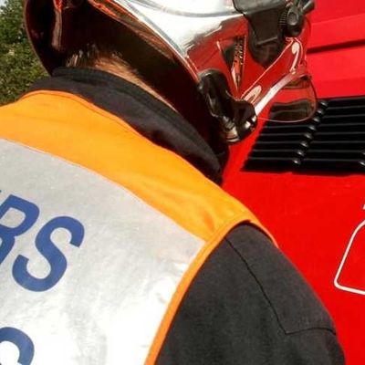 Ce sont les pompiers qui ont assisté la maman dans la voiture