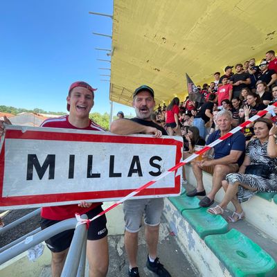 Les supporters de l'US Millas ont mis une ambiance de feu au stade Paul Bergère à Lavelanet.