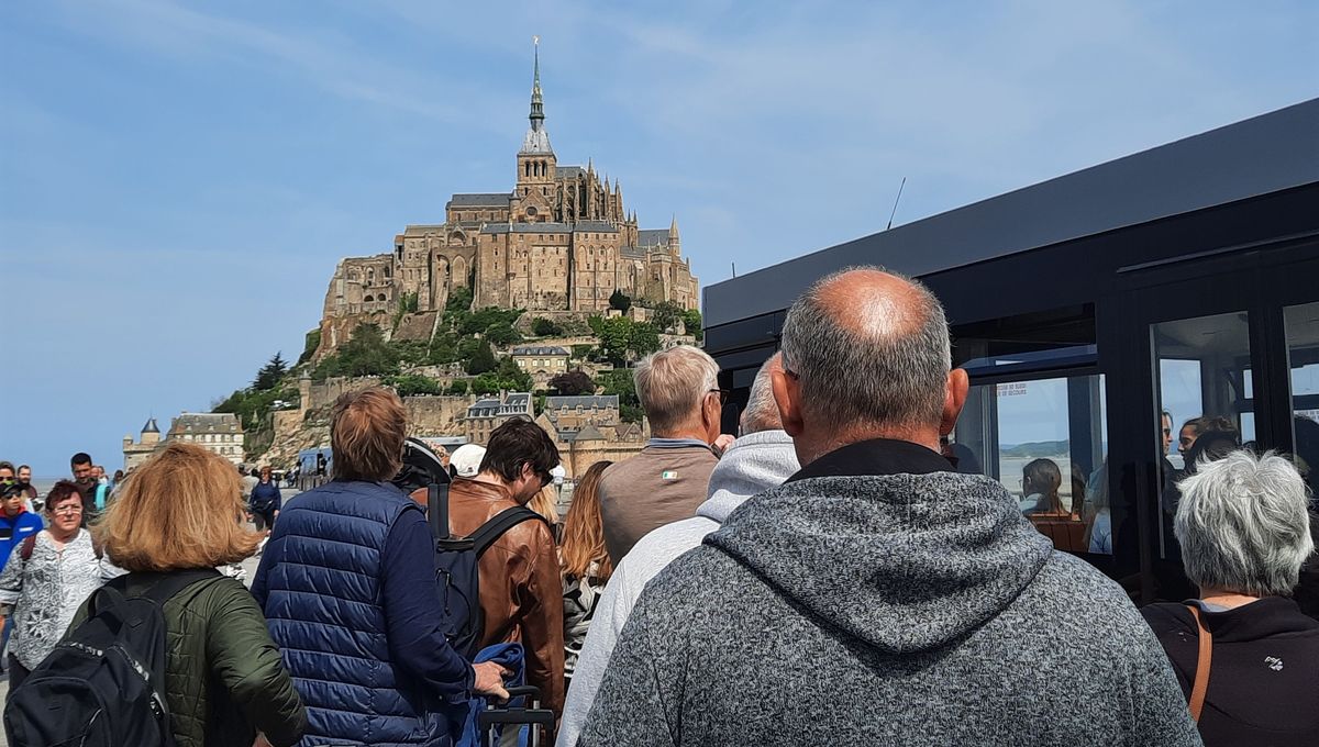 Les touristes, nombreux autour du 6 juin, seront soumis à quelques restrictions.