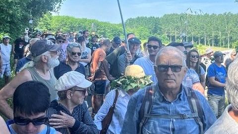 Ils étaient près de 400 à emprunter le tracé de la future LGV Bordeaux-Toulouse