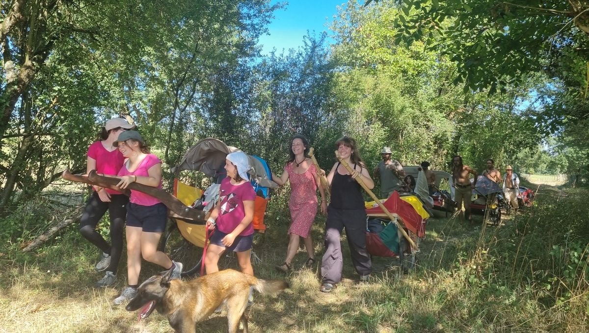 Cette famille poitevine entreprend un voyage à pied dans la Vienne chaque été pour les vacances.