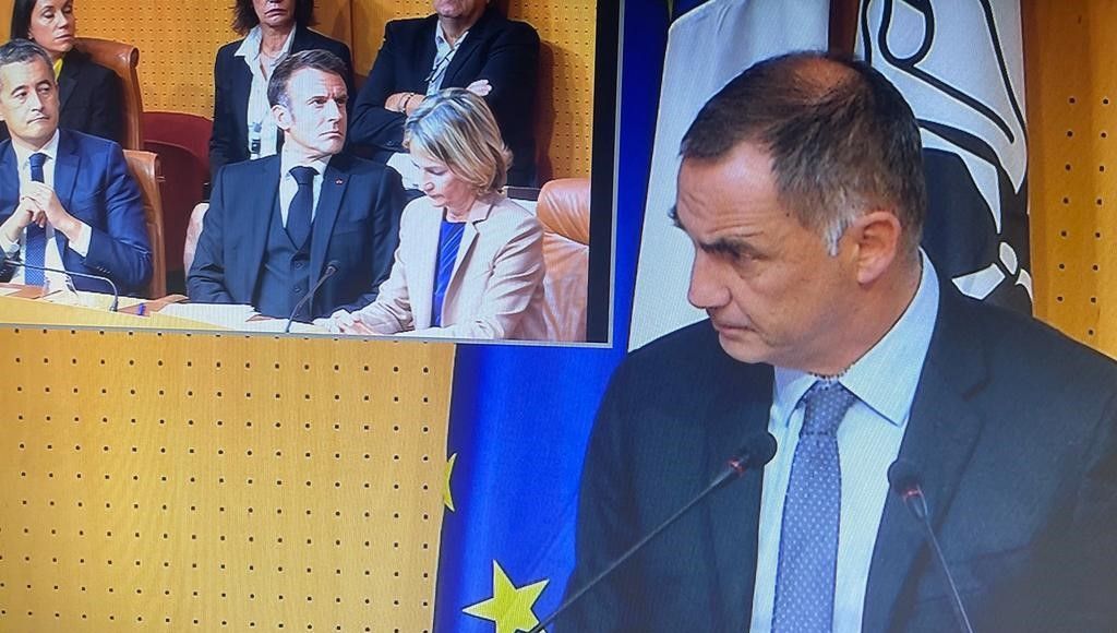 Gilles Simeoni, avant le discours d'Emmanuel Macron, le 28 septembre à l'assemblée de Corse